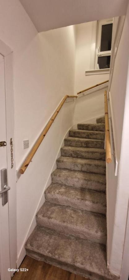 Archillects Entire Two Bedroom Comfy House - Free Parking Глазго Экстерьер фото